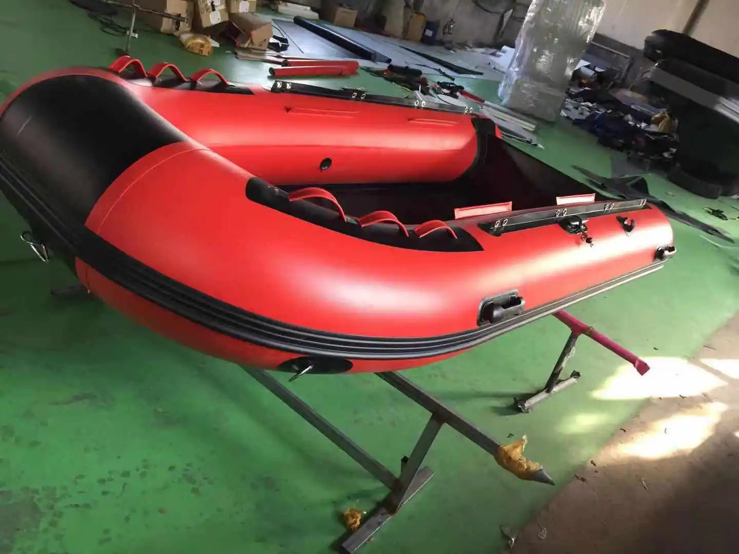 Factory sale fashion design pvc rowing boats kayaks Popular design size 2m 3m 4m Inflatable Fishing Boat With Outboard Motor