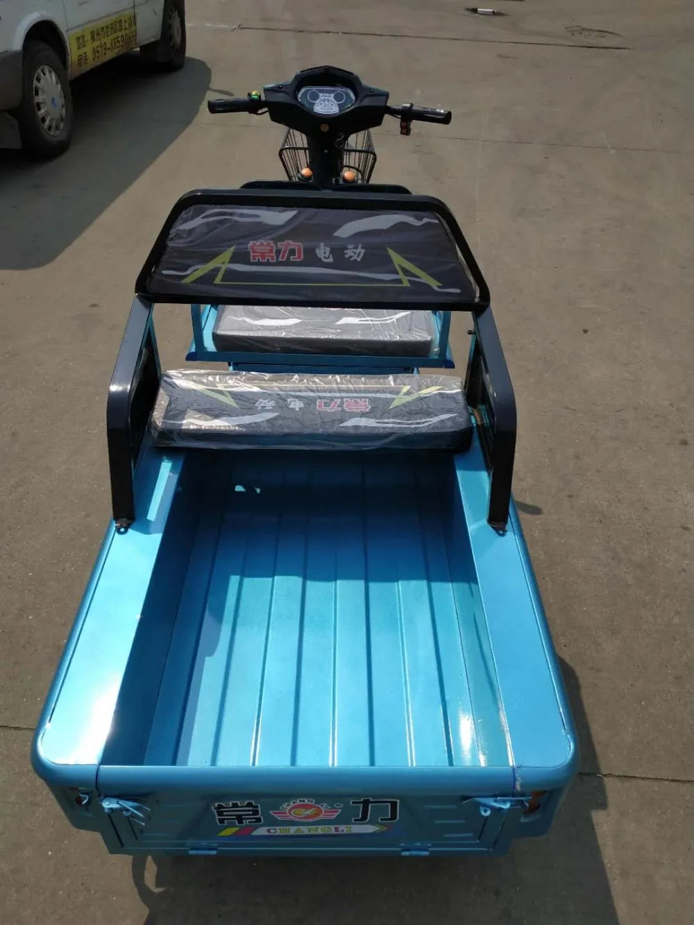 Adult battery car 3 wheels electric scooter 500w cargo electric tricycle factory direct sales